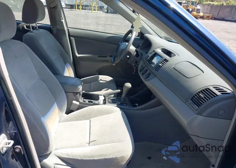 2002 Toyota Camry Le из США, поврежденный, VIN 4T1BE32K82U554016